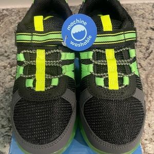 NIB Stride Rite Sneakers m2p levee black/neon green 13W